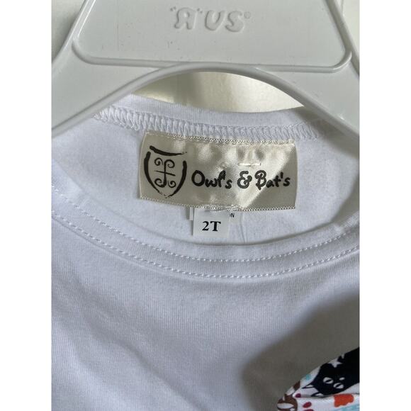 Owl's and Bat's Girls Top Size 2T White Button Flower Stretchy Knit NEW - Picture 4 of 5